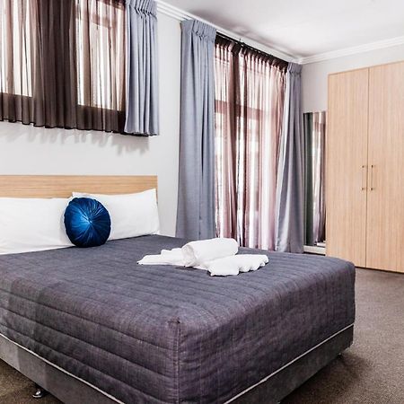 Lakes And Ocean Hotel פורסטר מראה חיצוני תמונה