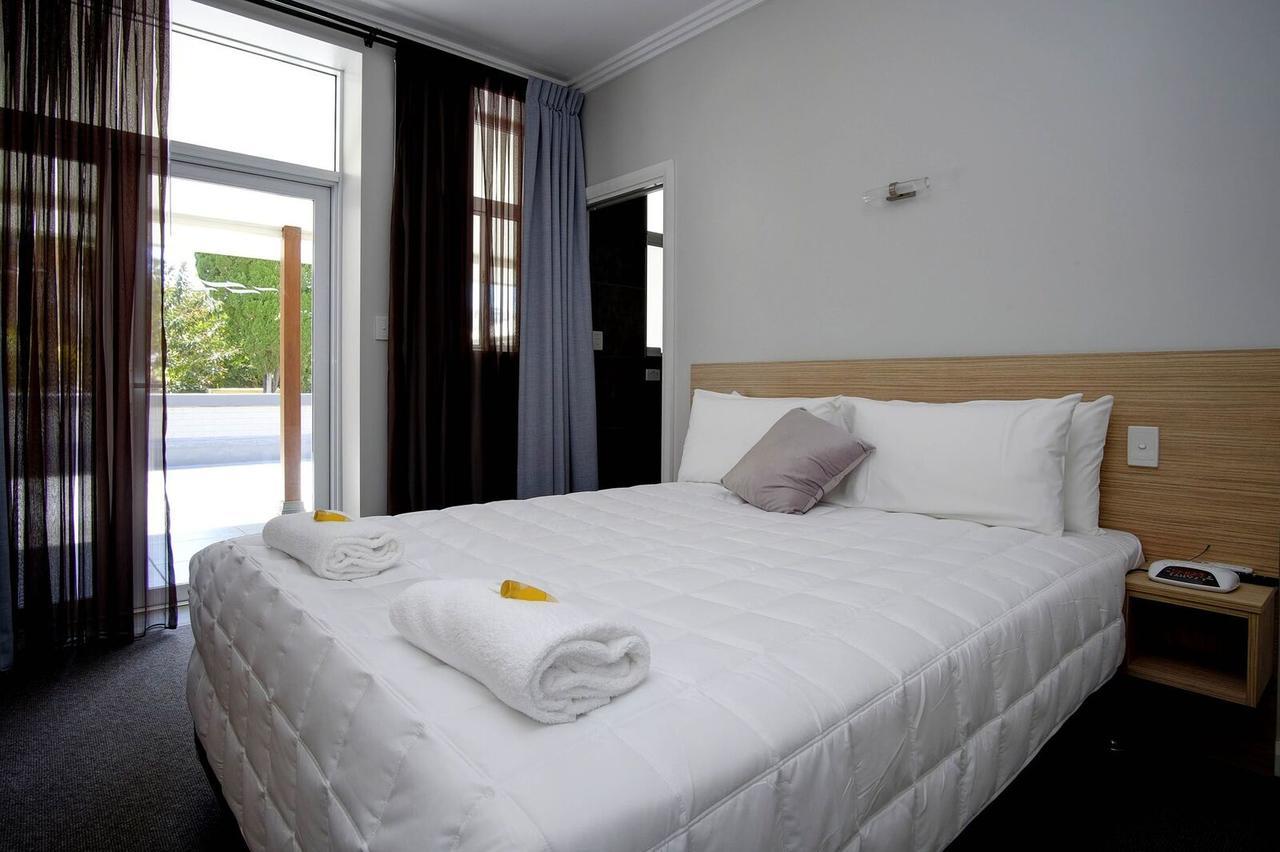 Lakes And Ocean Hotel פורסטר מראה חיצוני תמונה